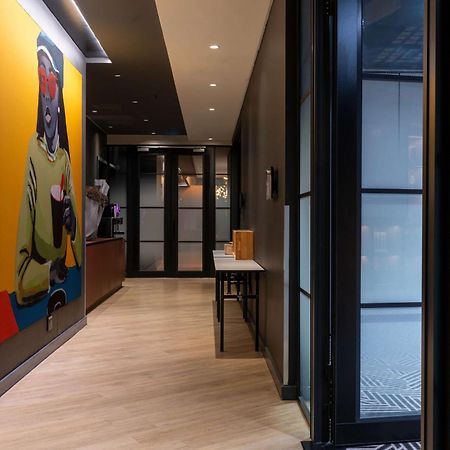 Radisson Red Hotel Johannesburg Rosebank Extérieur photo