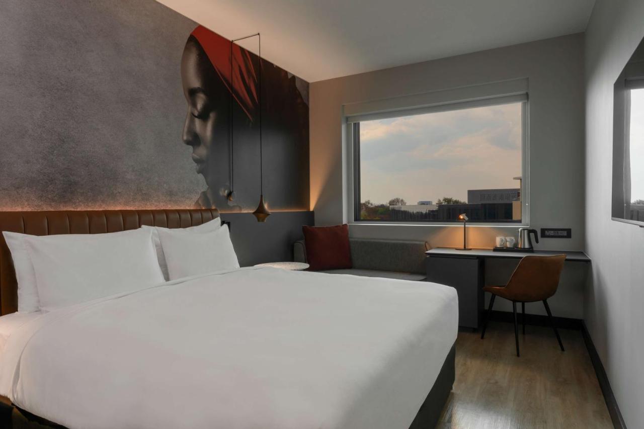 Radisson Red Hotel Johannesburg Rosebank Extérieur photo