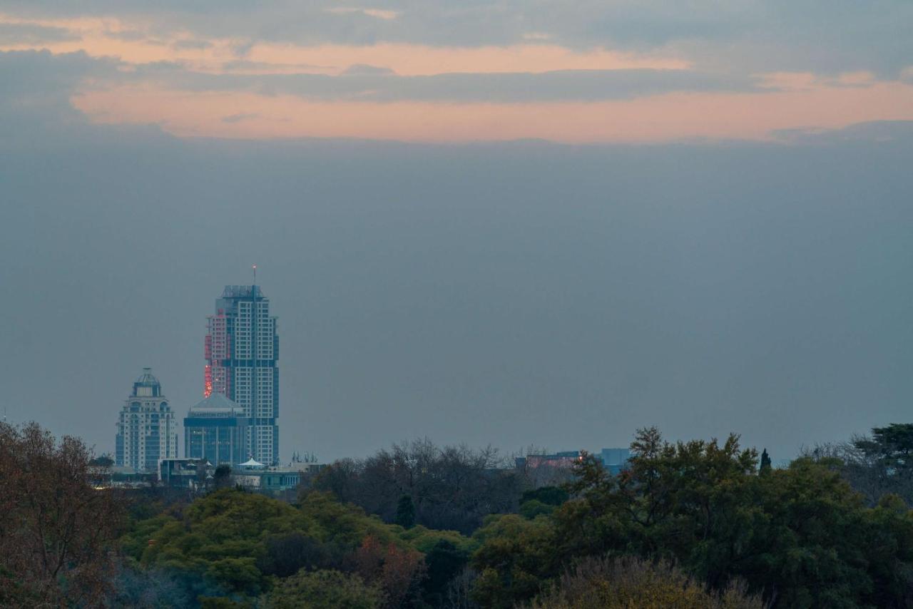 Radisson Red Hotel Johannesburg Rosebank Extérieur photo