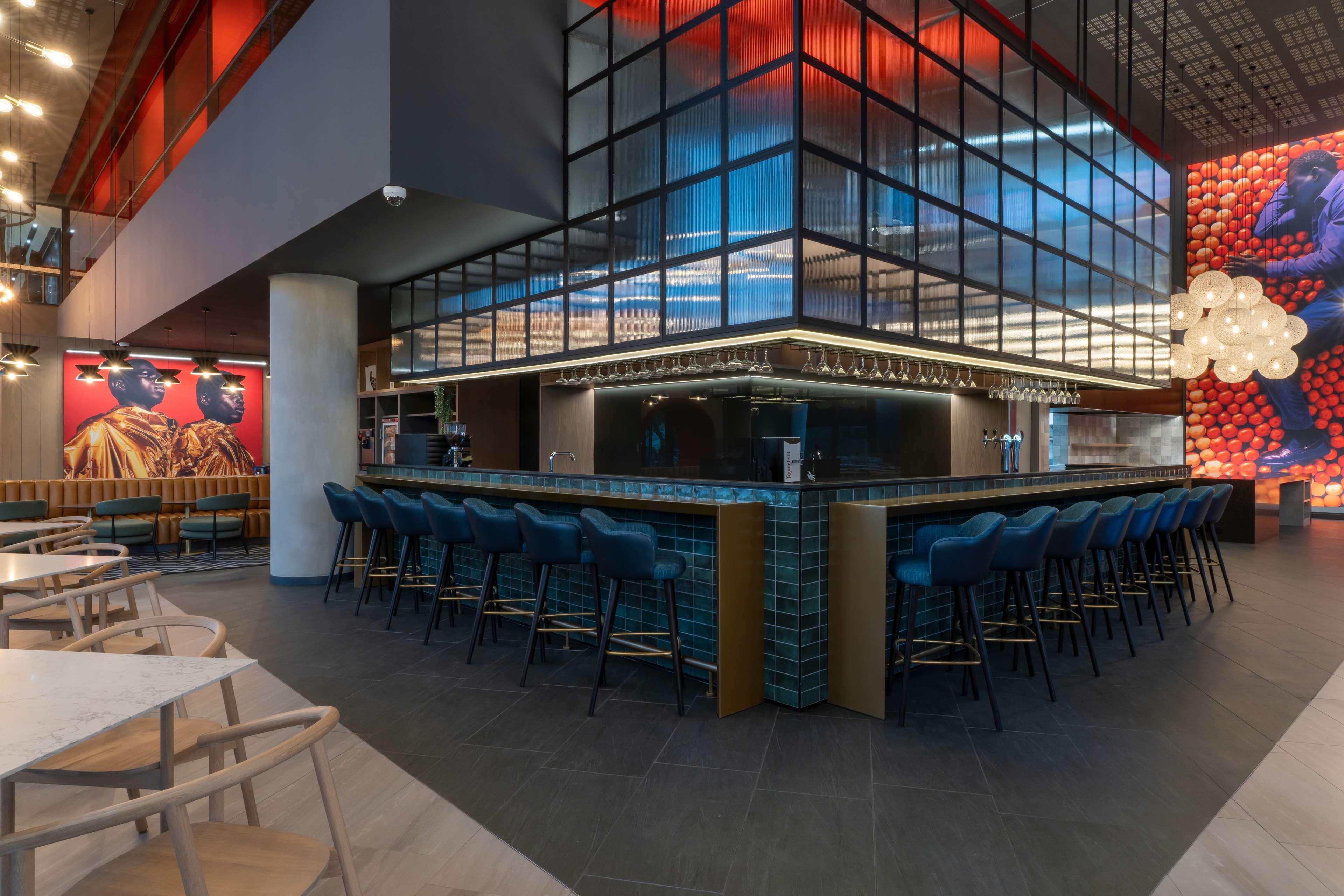 Radisson Red Hotel Johannesburg Rosebank Extérieur photo
