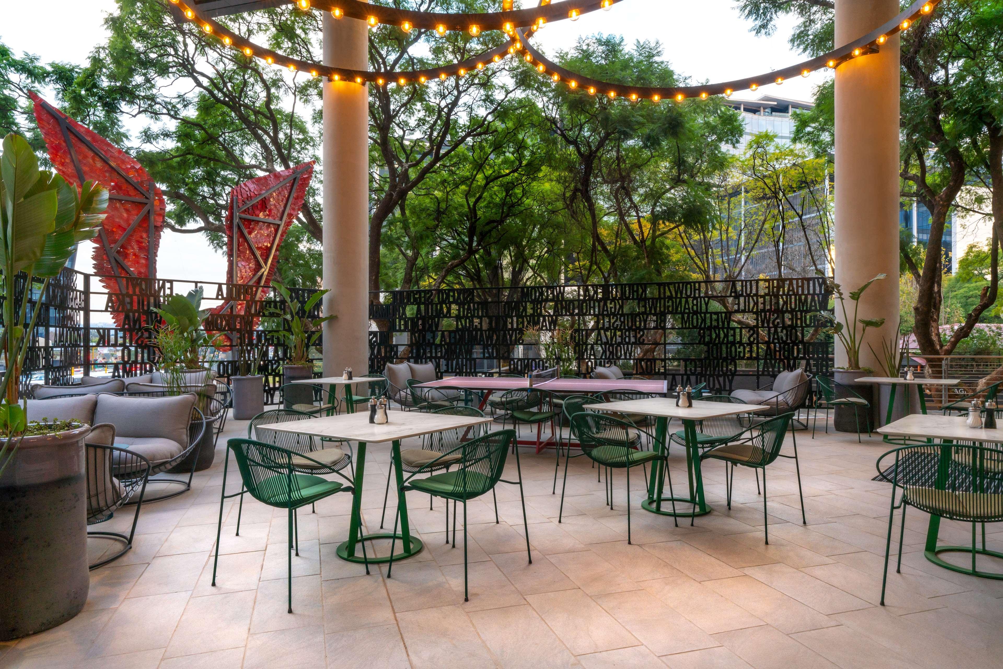 Radisson Red Hotel Johannesburg Rosebank Extérieur photo