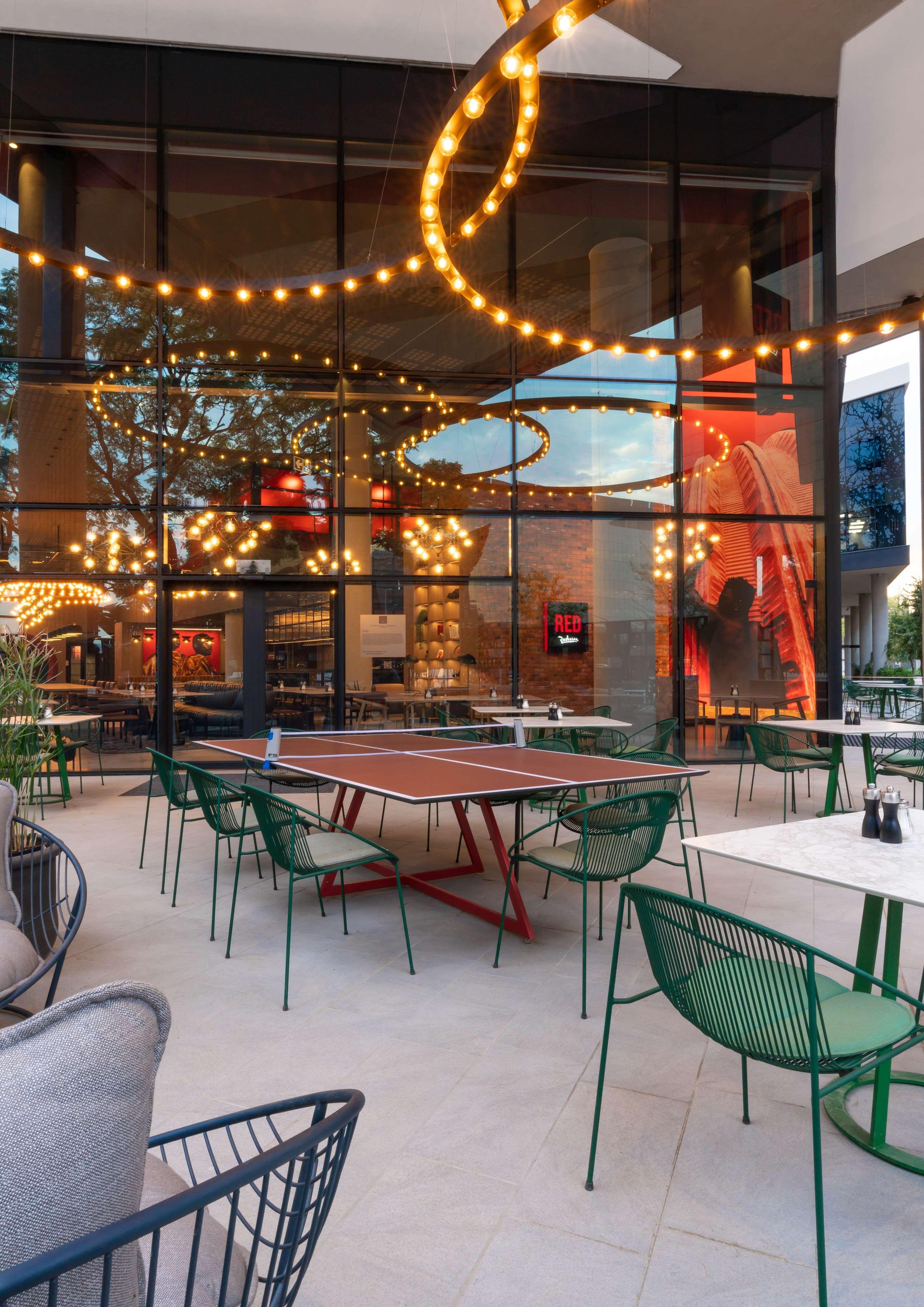 Radisson Red Hotel Johannesburg Rosebank Extérieur photo