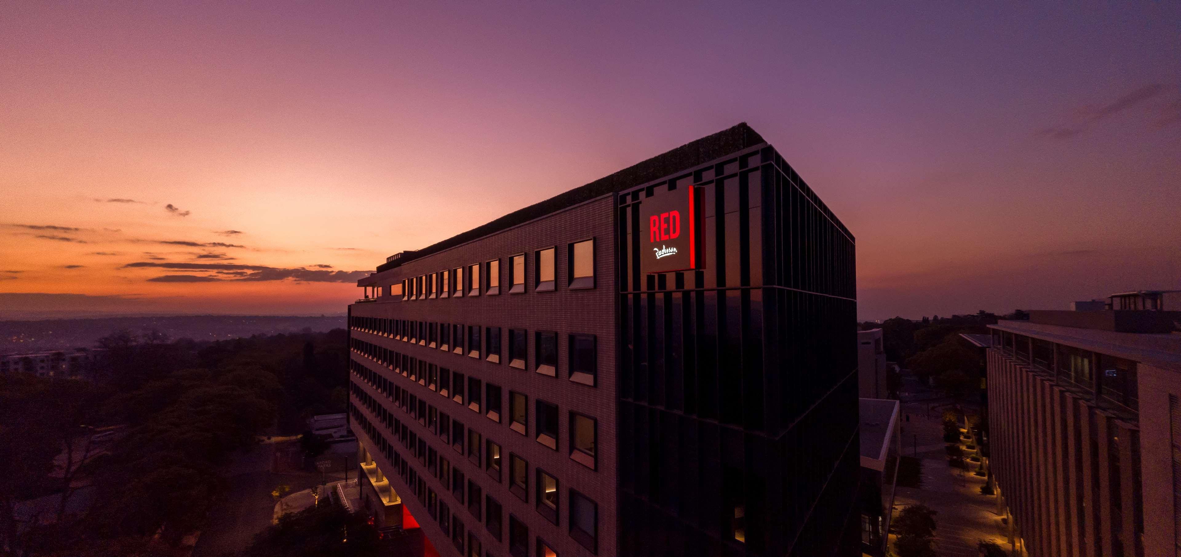 Radisson Red Hotel Johannesburg Rosebank Extérieur photo