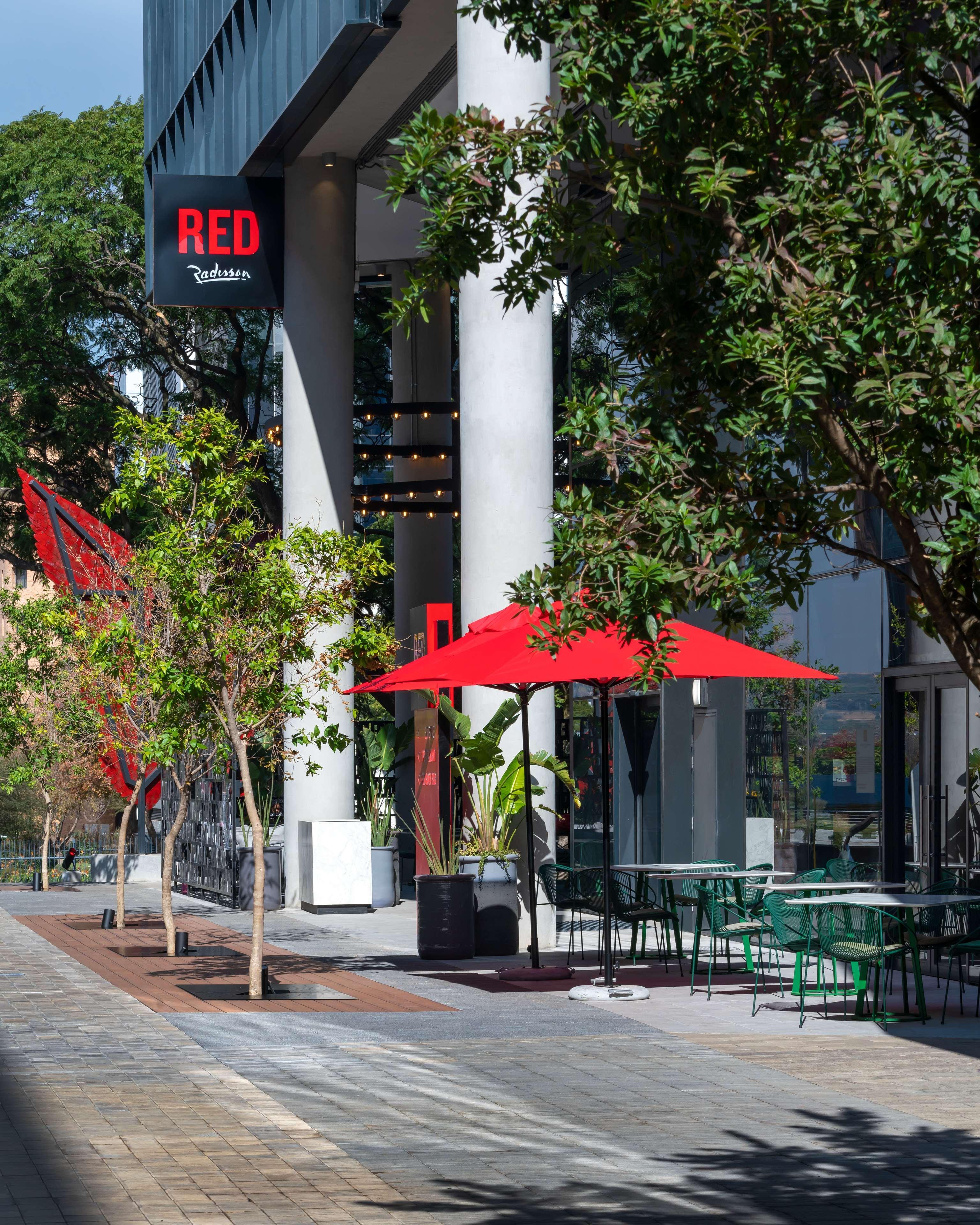 Radisson Red Hotel Johannesburg Rosebank Extérieur photo